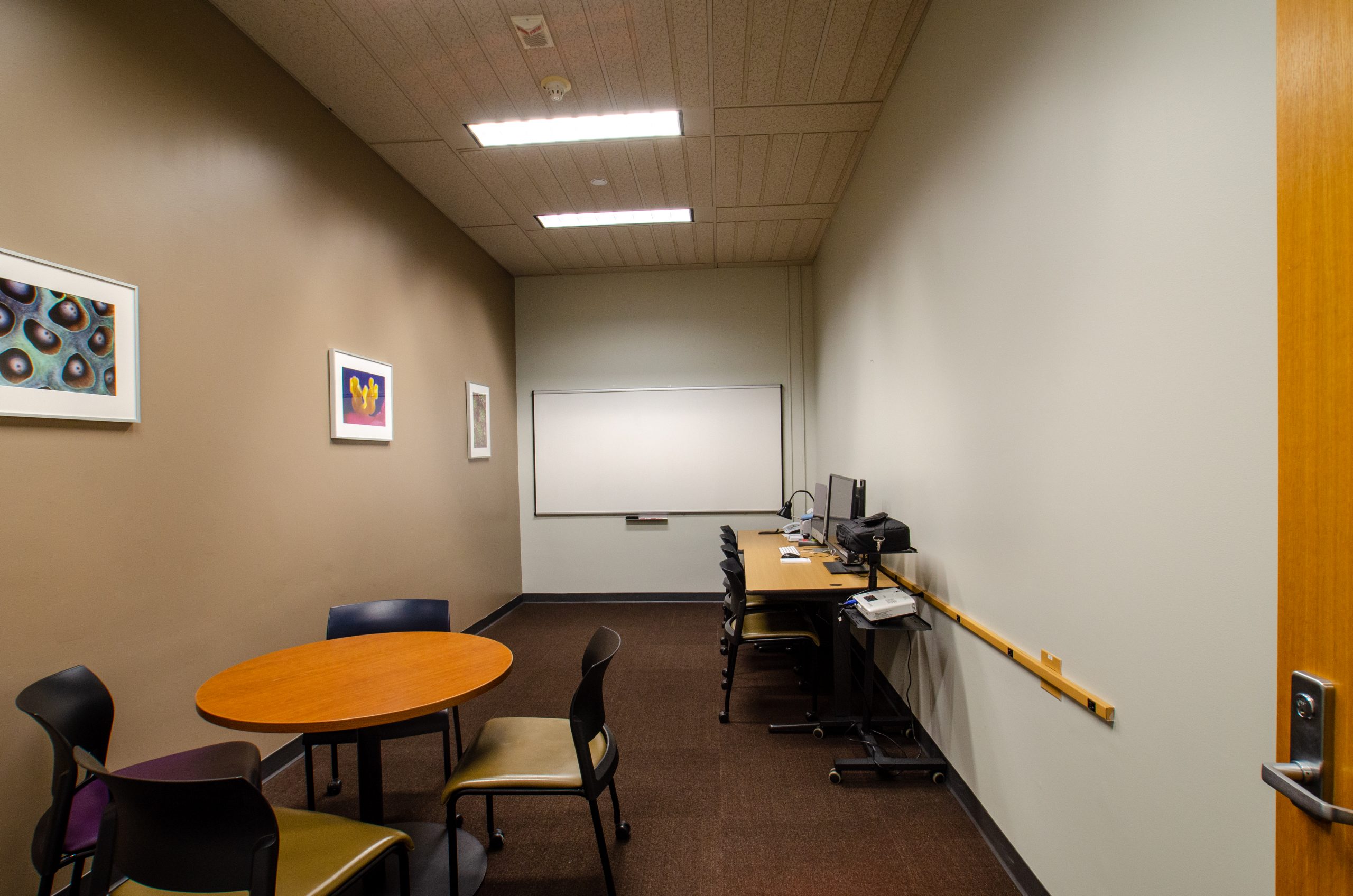 consultation room at hodges library in miles reading room