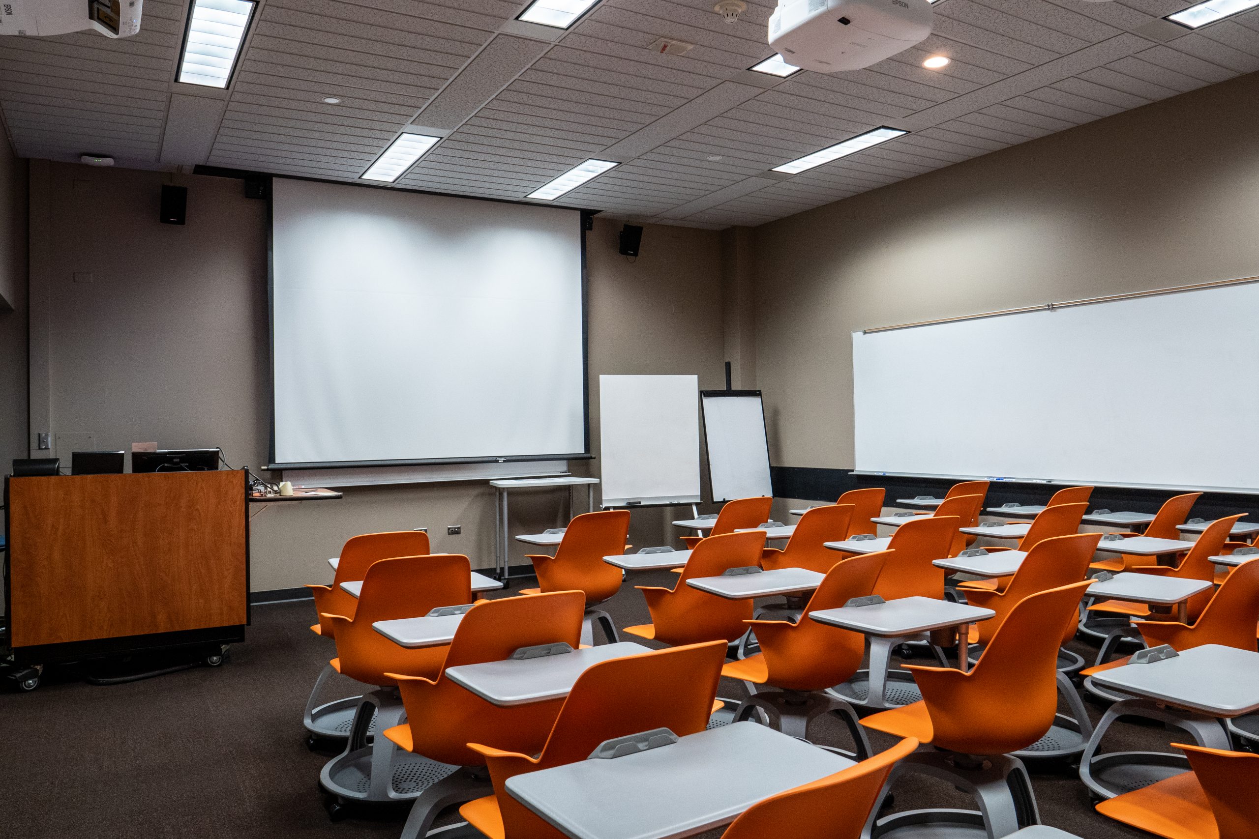 instruction room 128 at hodges library at university of tennesee