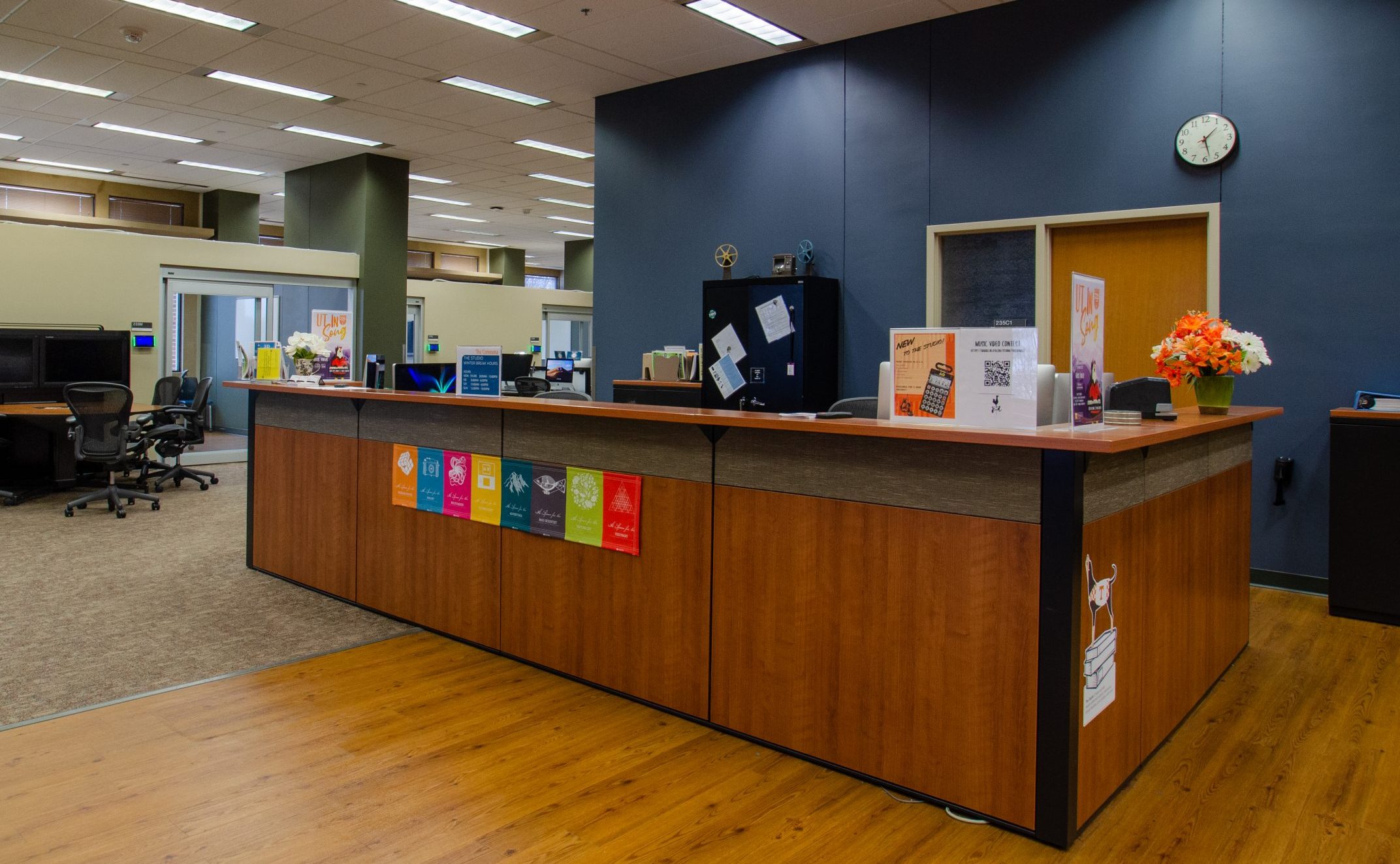the studio service desk at hodges library