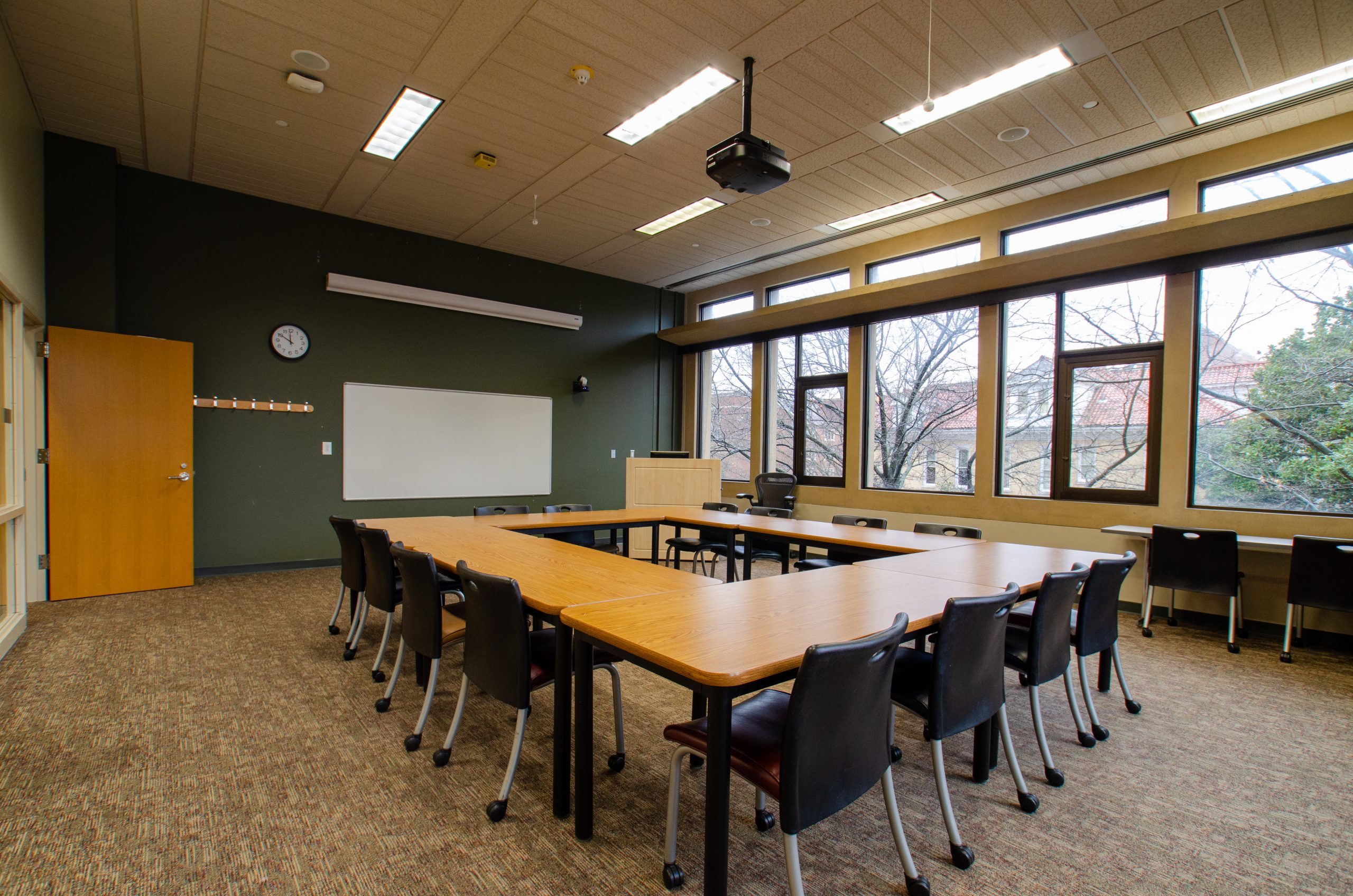 start presentation room in the commons of hodges library