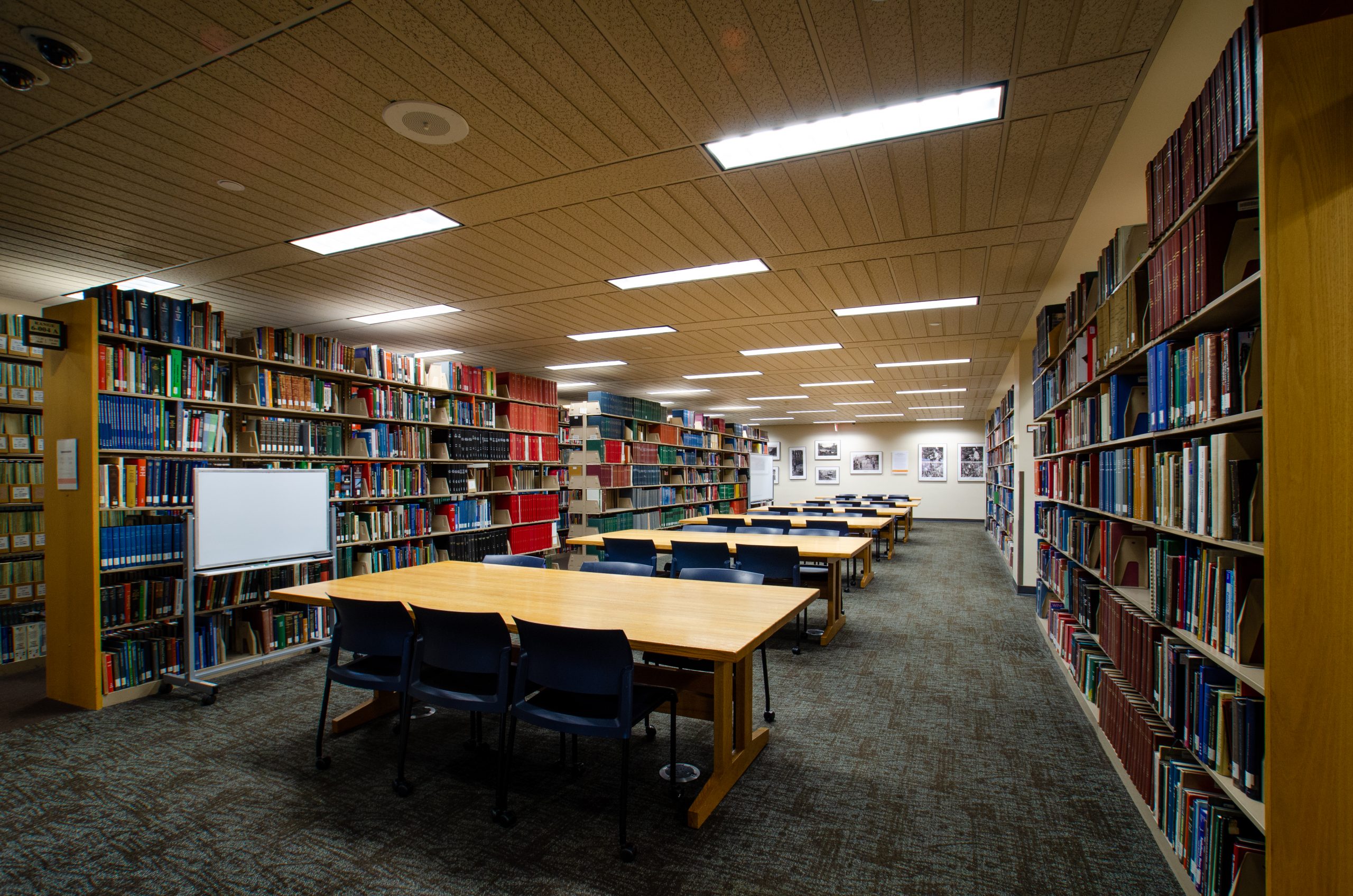 group study tables at hodges library ut knoxville