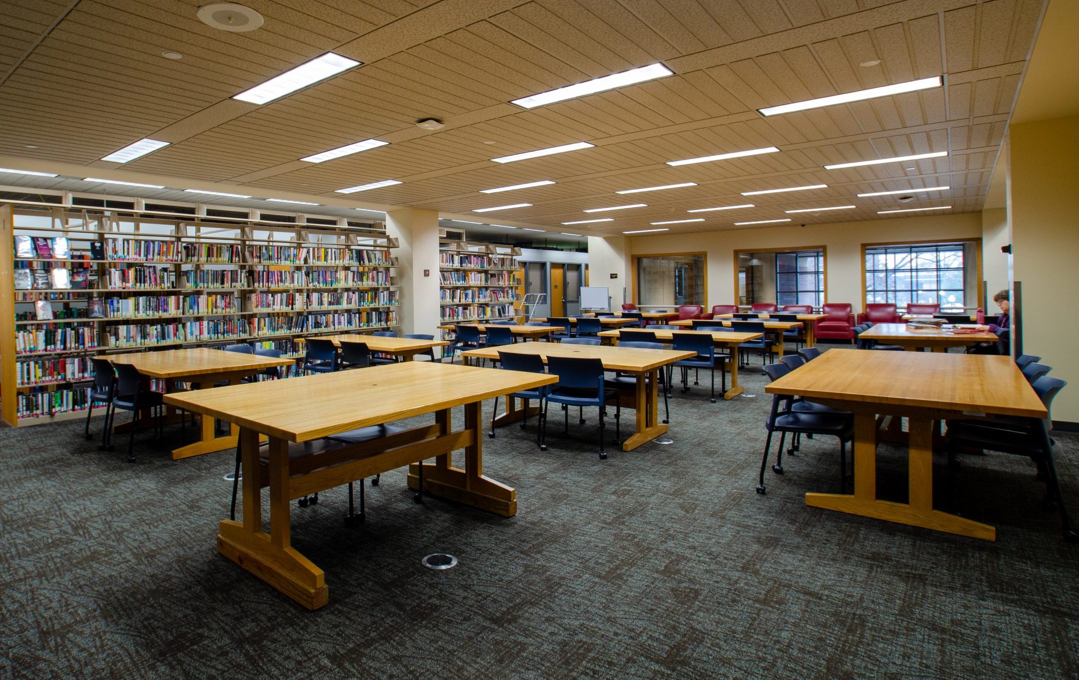 group study tables at hodges library ut knoxville