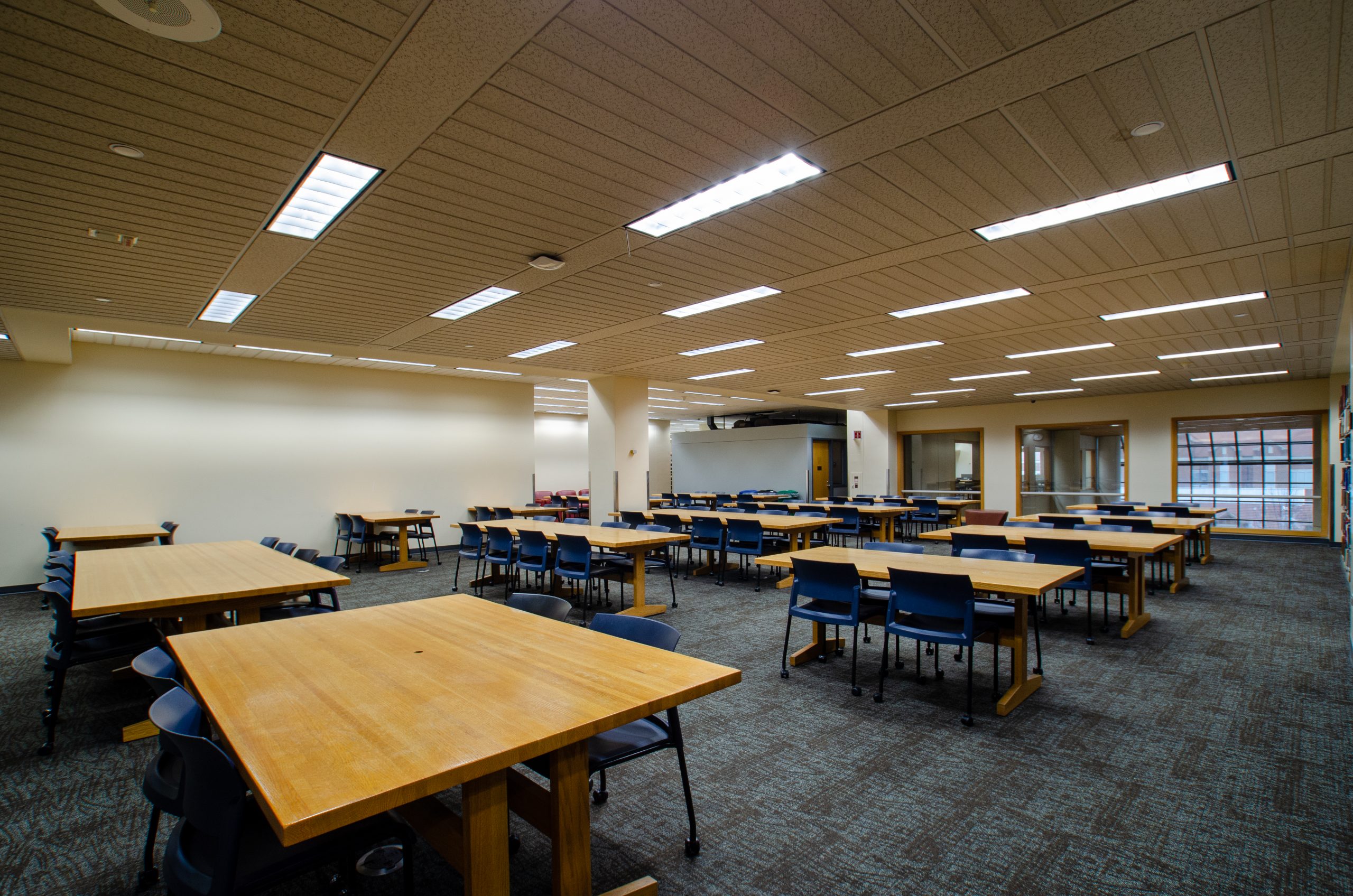 group study tables at hodges library ut knoxville
