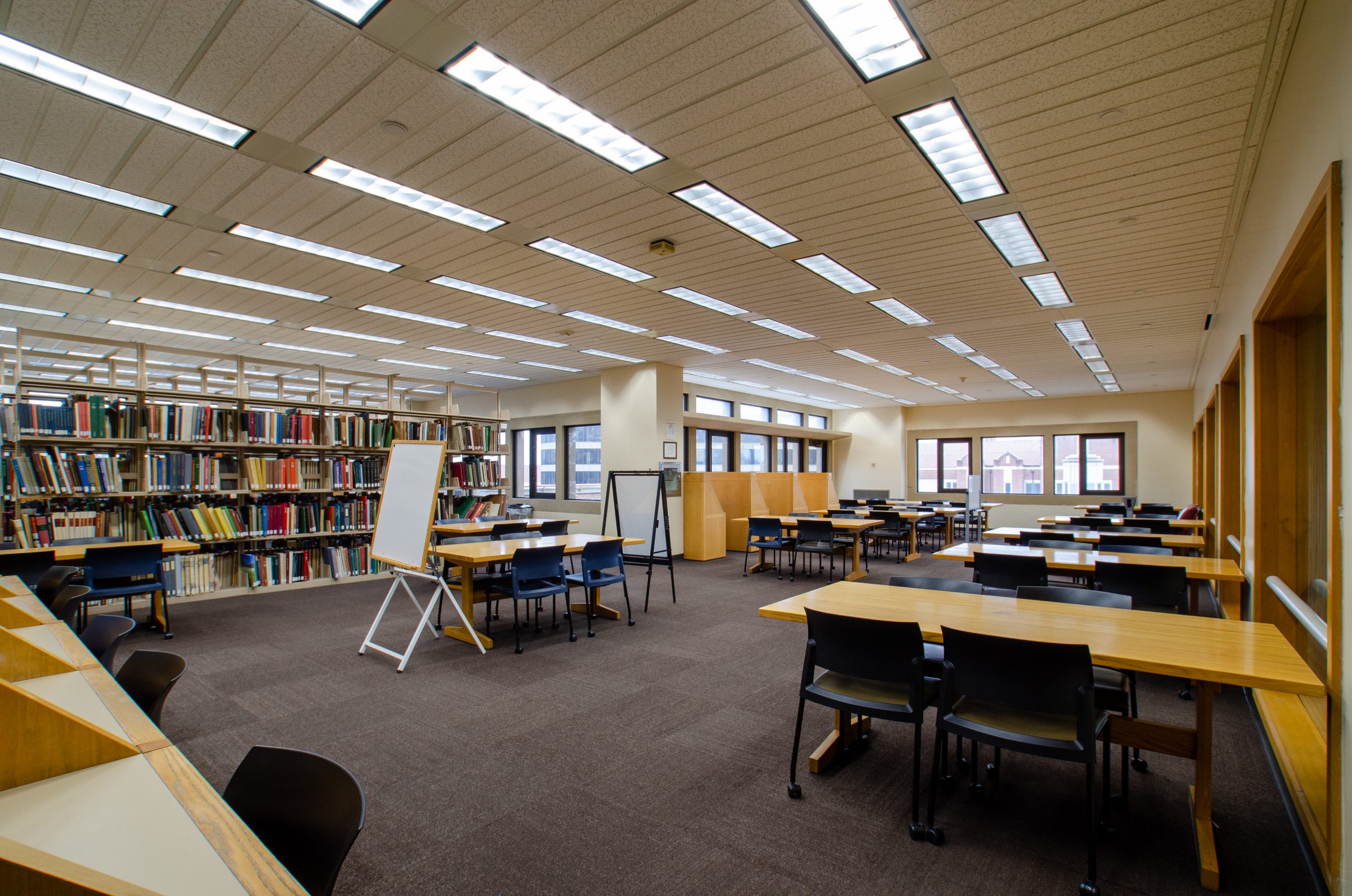 group study tables at hodges library ut knoxville